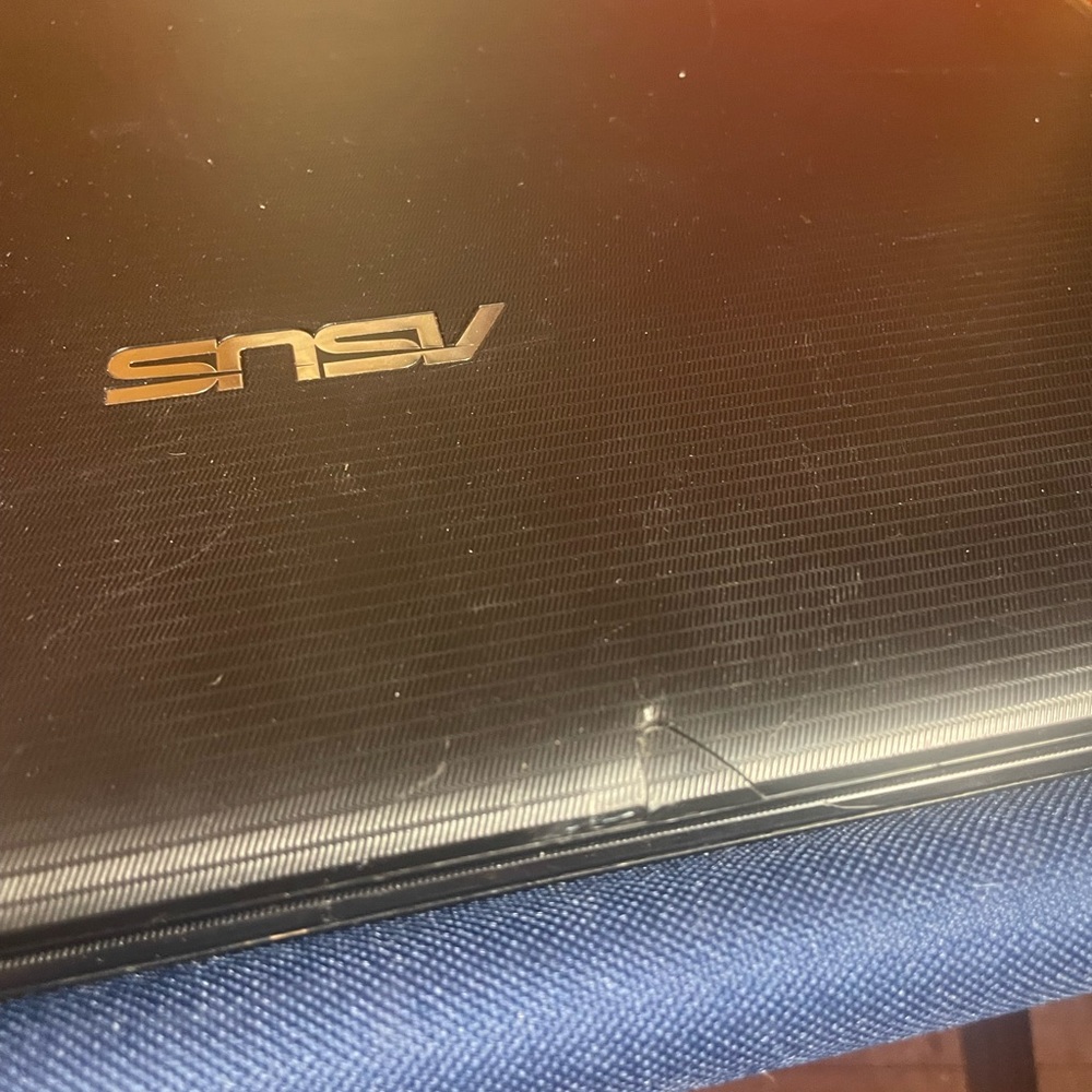Asus laptop - Picture 2 of 3